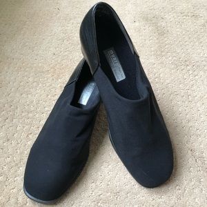 Munro Microfiber Women Shoes 8.5 W wide